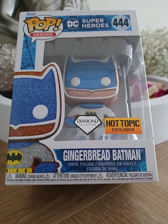🔥NIB Funko Pop DC Super Heroes Gingerbread Batman Diamond Collection #444 - Picture 2 of 7
